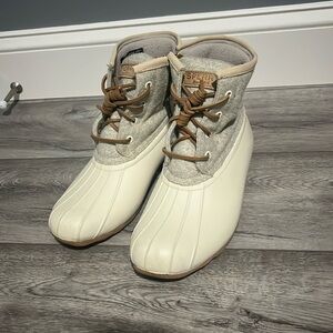 Sperry Women’s Saltwater Emboss Wool Boots